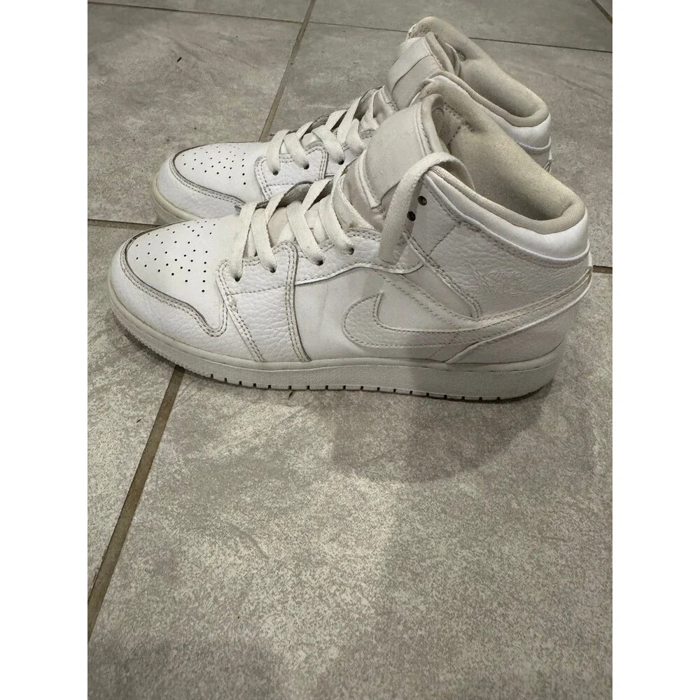 Nike Air Jordan a Mids Grade School Size 5.5
